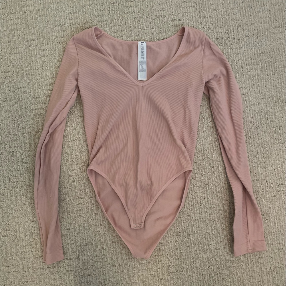 🏷️Women’s Forever 21 Light Pink Long-sleeve Bodysuit